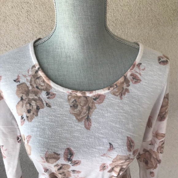 Oh Baby Maternity Cream Floral Long Sleeve Med - Picture 3 of 8